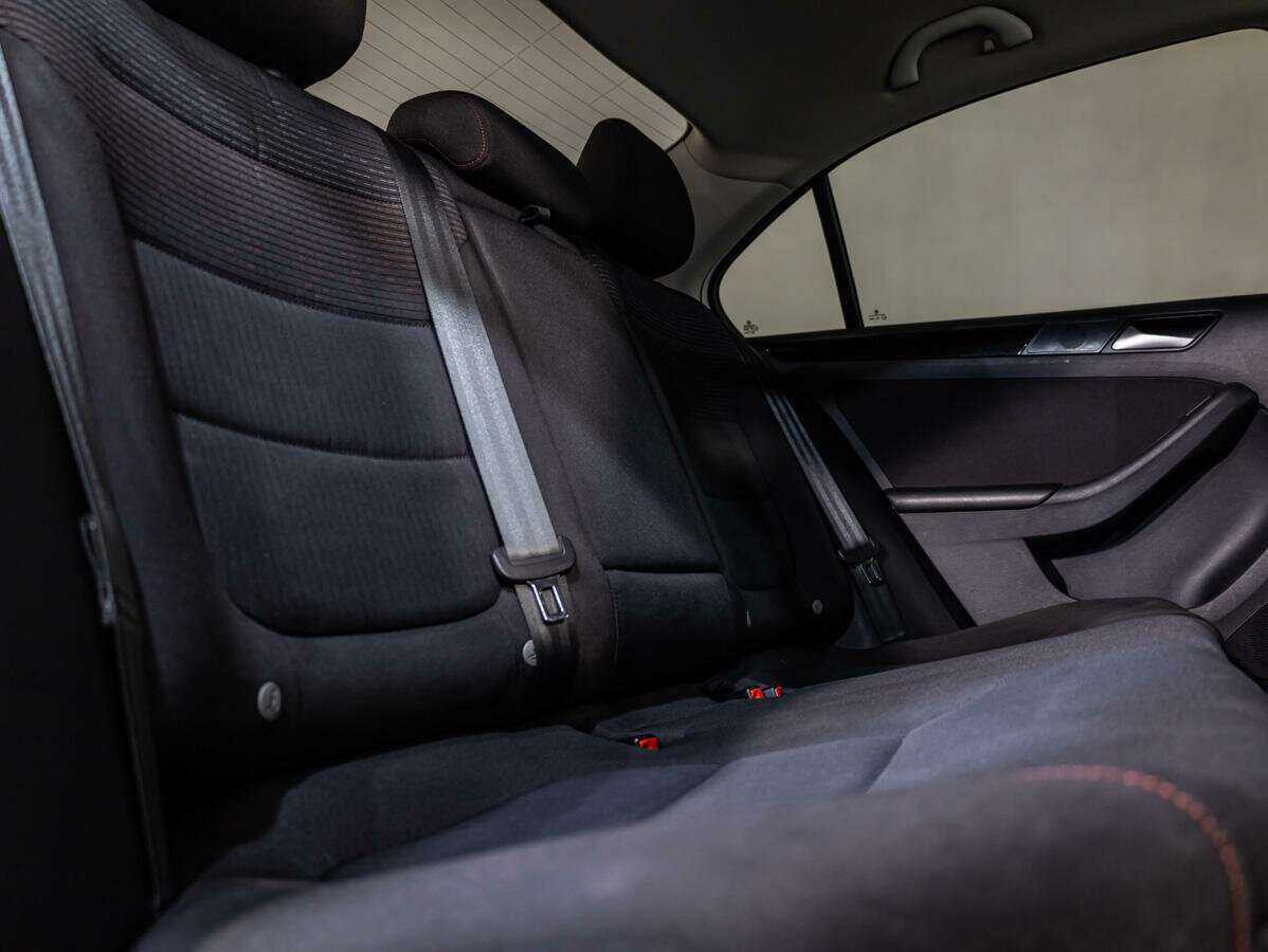Купить Volkswagen Jetta с пробегом. Фото: #10