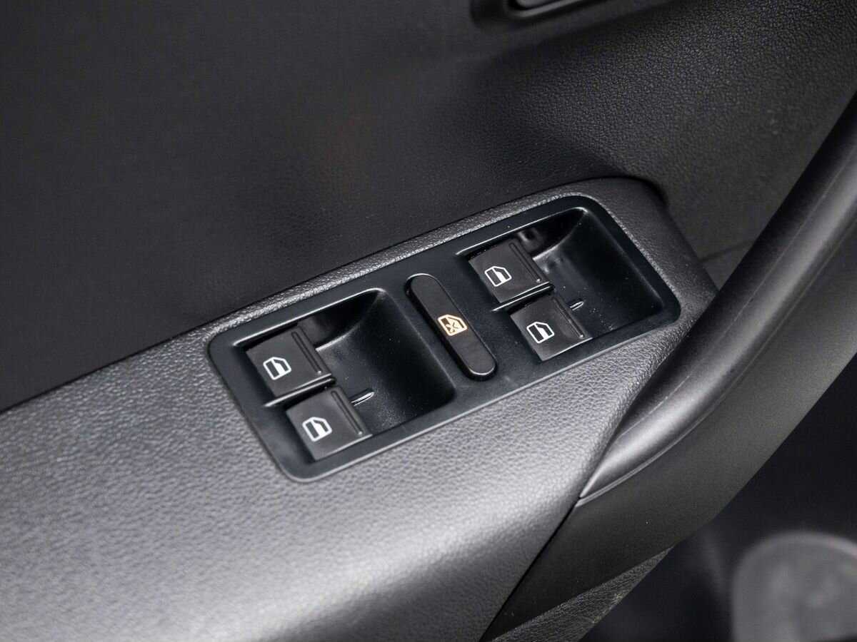 Купить Volkswagen Polo с пробегом. Фото: #18