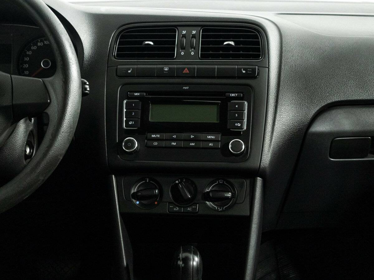 Купить Volkswagen Polo с пробегом. Фото: #13