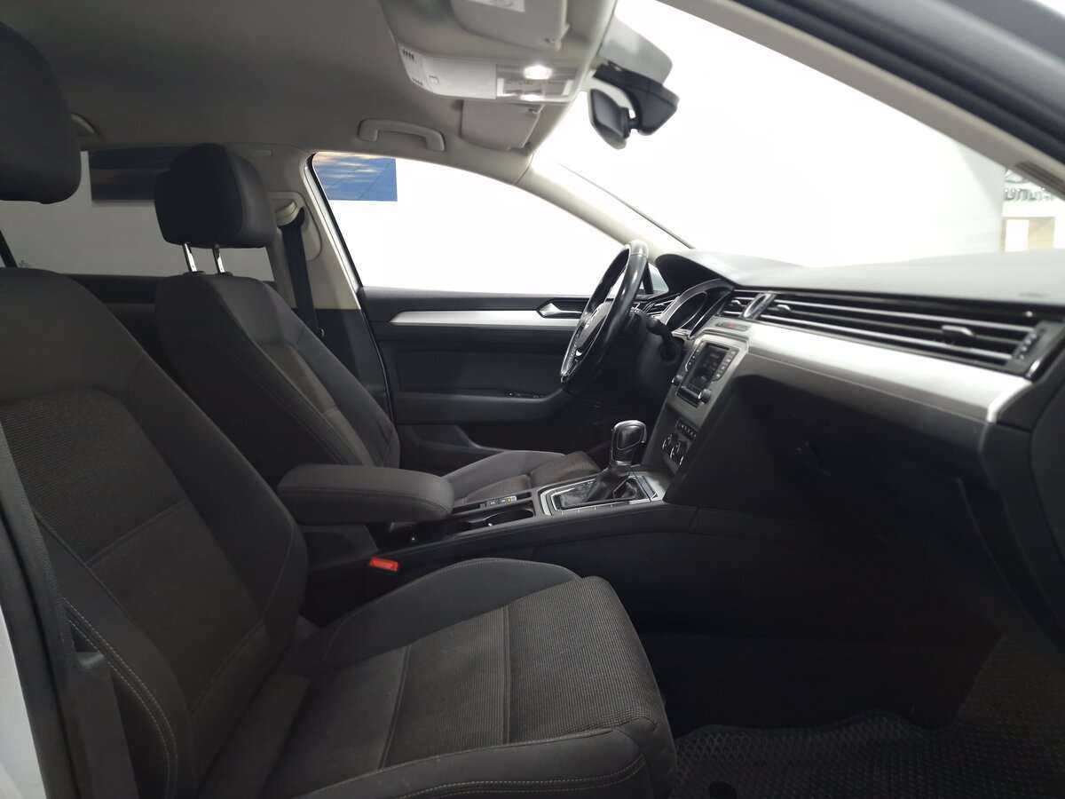 Купить Volkswagen Passat с пробегом. Фото: #15