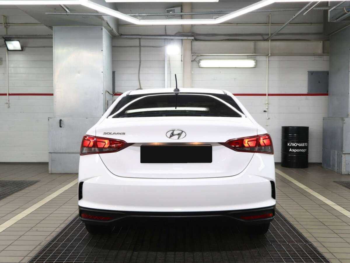 Купить Hyundai Solaris с пробегом. Фото: #2