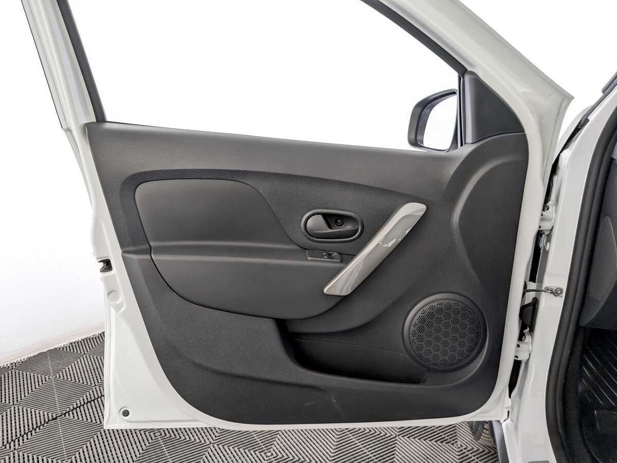 Купить Renault Sandero с пробегом. Фото: #16