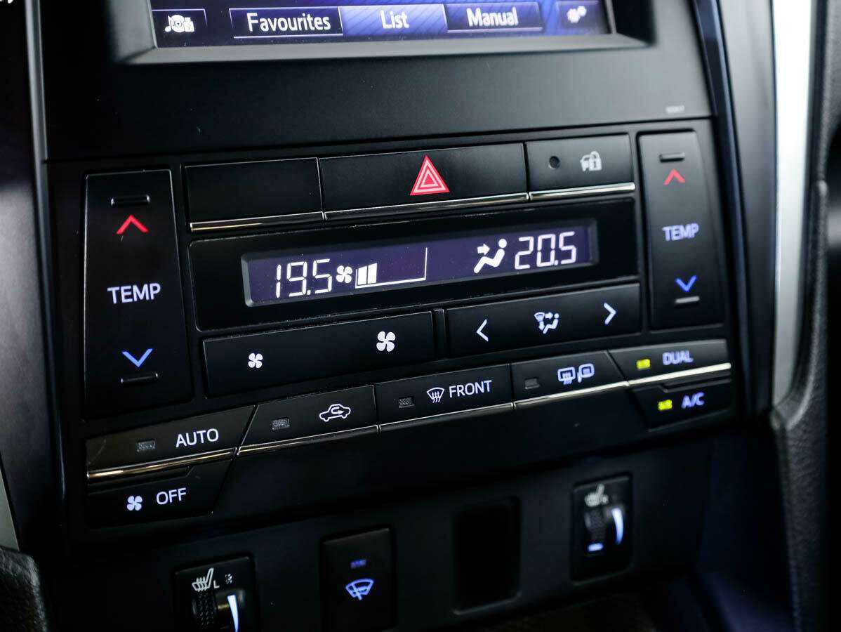 Купить Toyota Camry с пробегом. Фото: #16