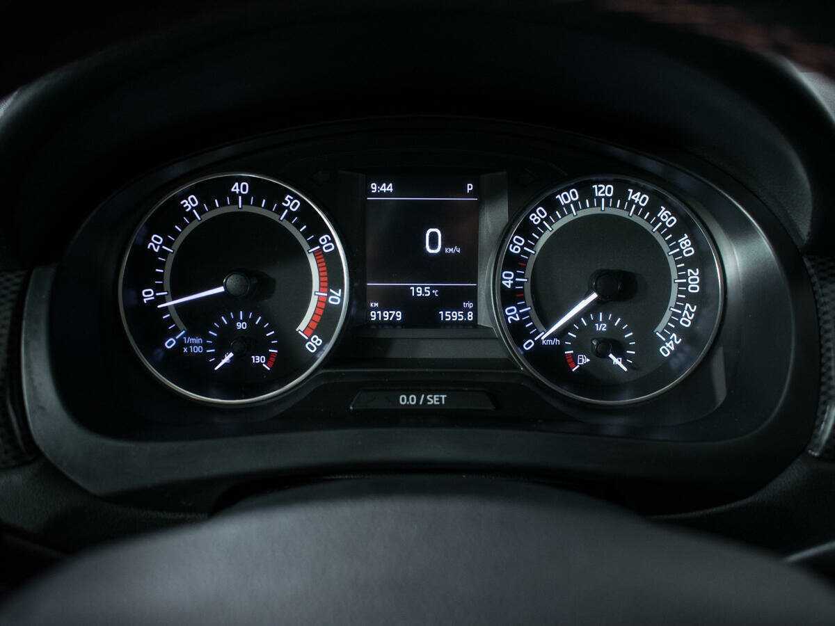 Купить Skoda Rapid с пробегом. Фото: #10