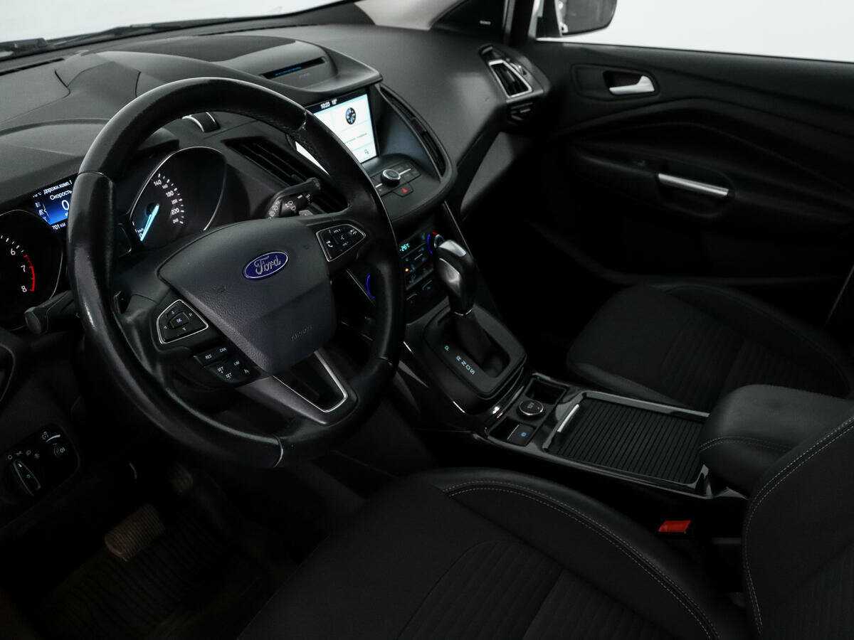 Купить Ford Kuga с пробегом. Фото: #10