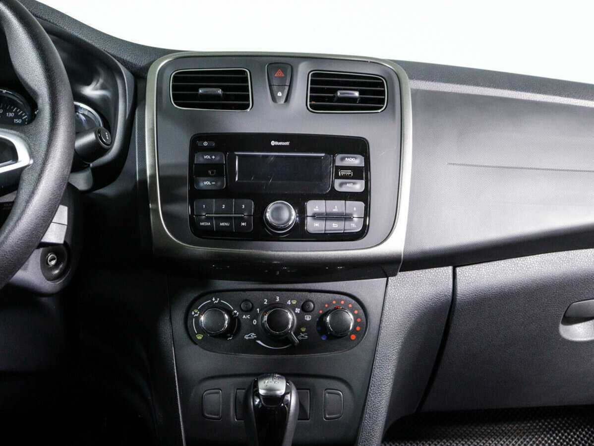 Купить Renault Logan с пробегом. Фото: #10