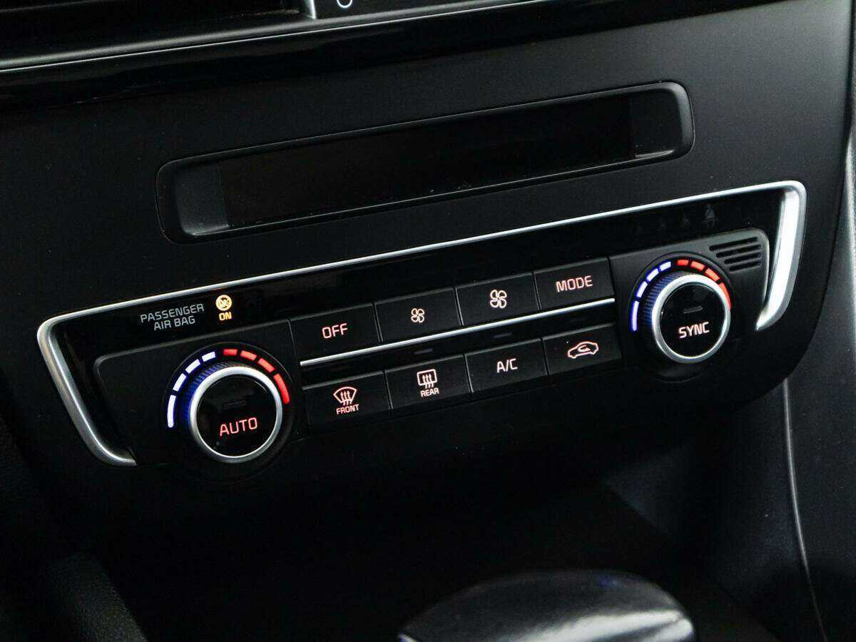 Купить Kia Optima с пробегом. Фото: #14