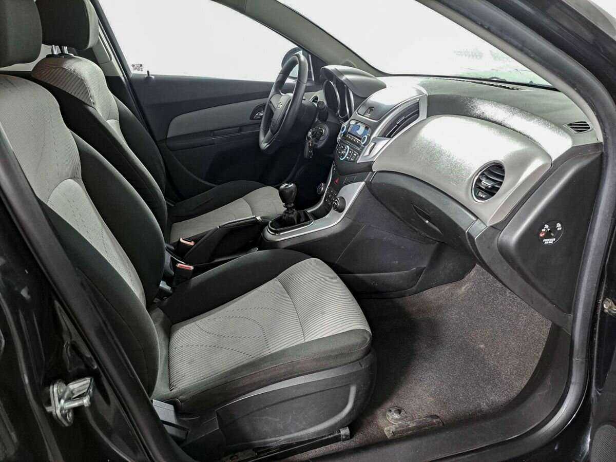 Купить Chevrolet Cruze с пробегом. Фото: #10