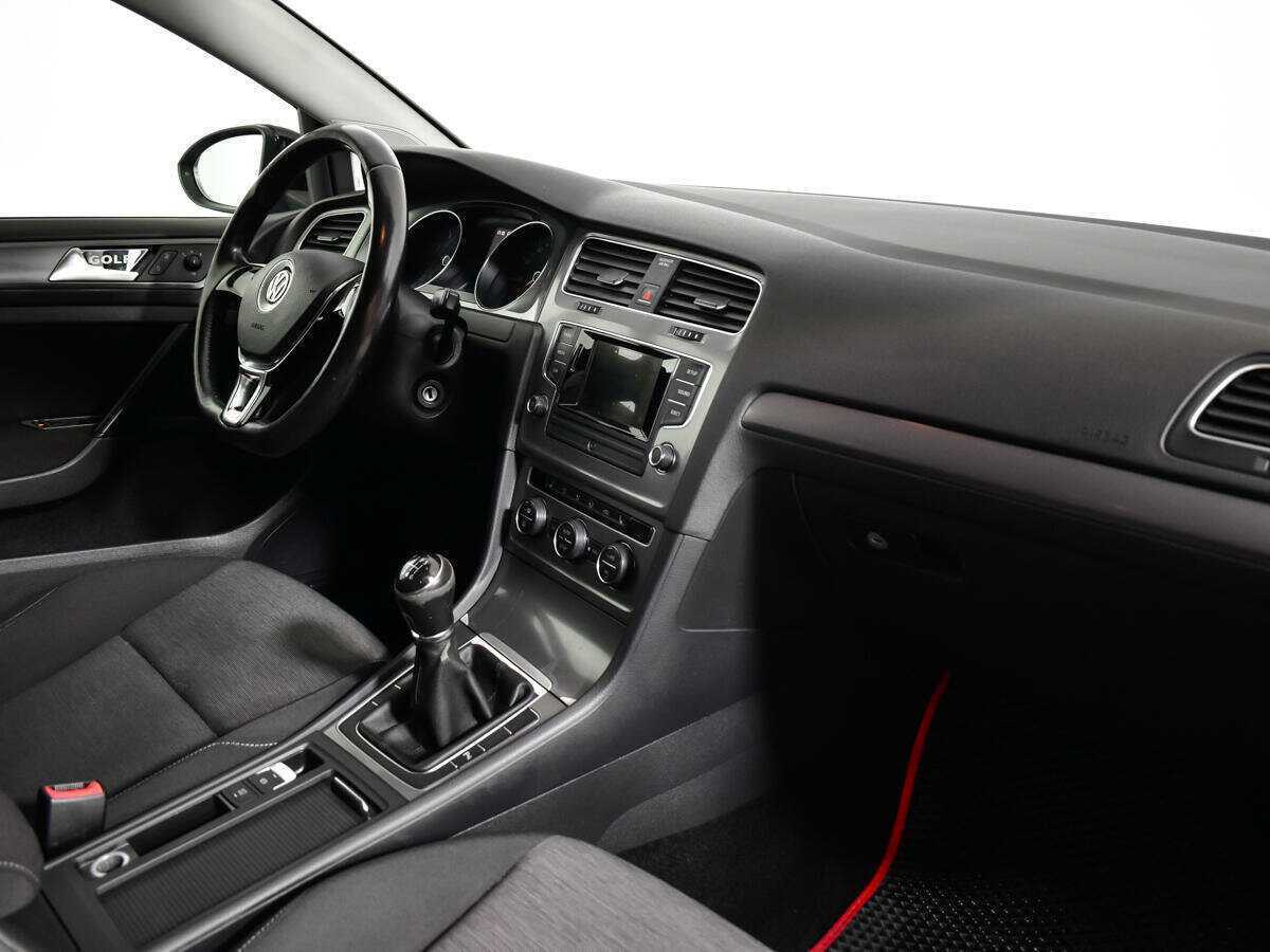 Купить Volkswagen Golf с пробегом. Фото: #8