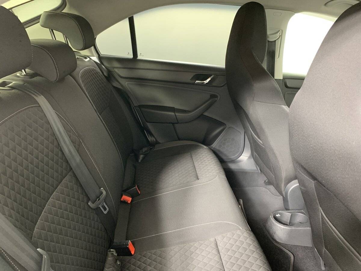 Купить Skoda Rapid с пробегом. Фото: #16