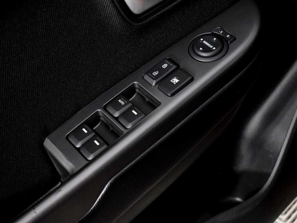 Купить Kia Rio с пробегом. Фото: #9