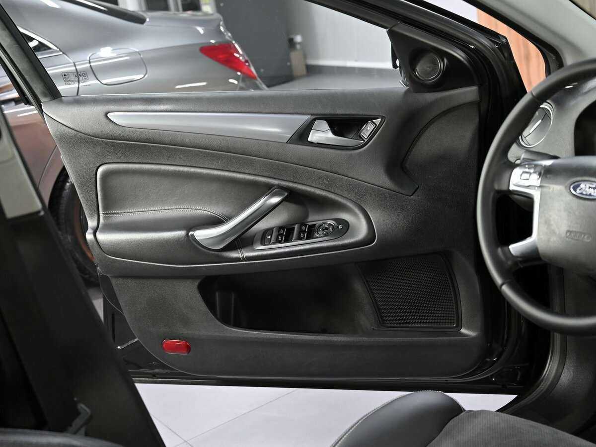 Купить Ford Mondeo с пробегом. Фото: #4