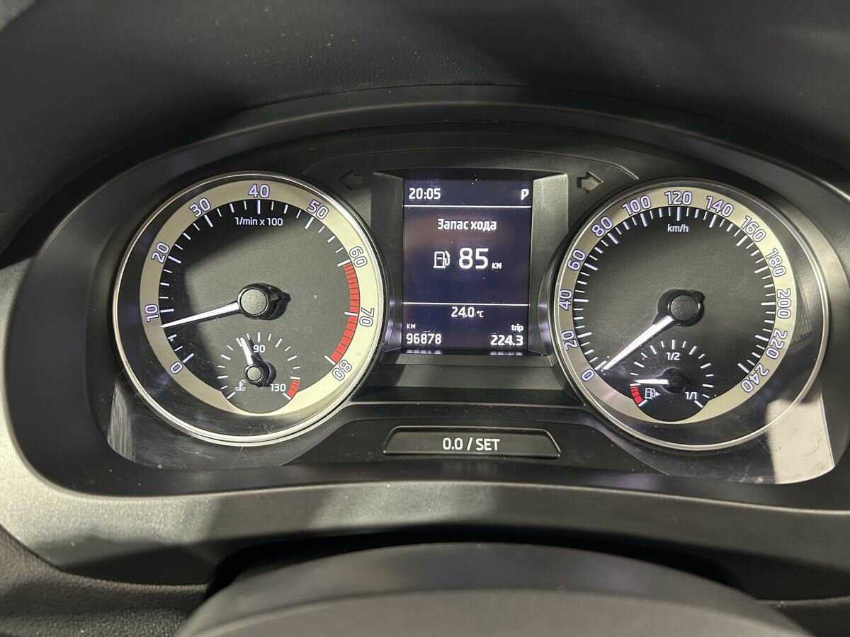 Купить Skoda Rapid с пробегом. Фото: #10