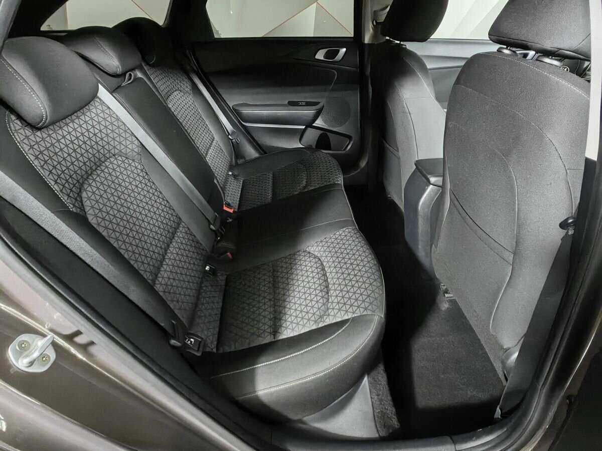 Купить Kia Ceed с пробегом. Фото: #11