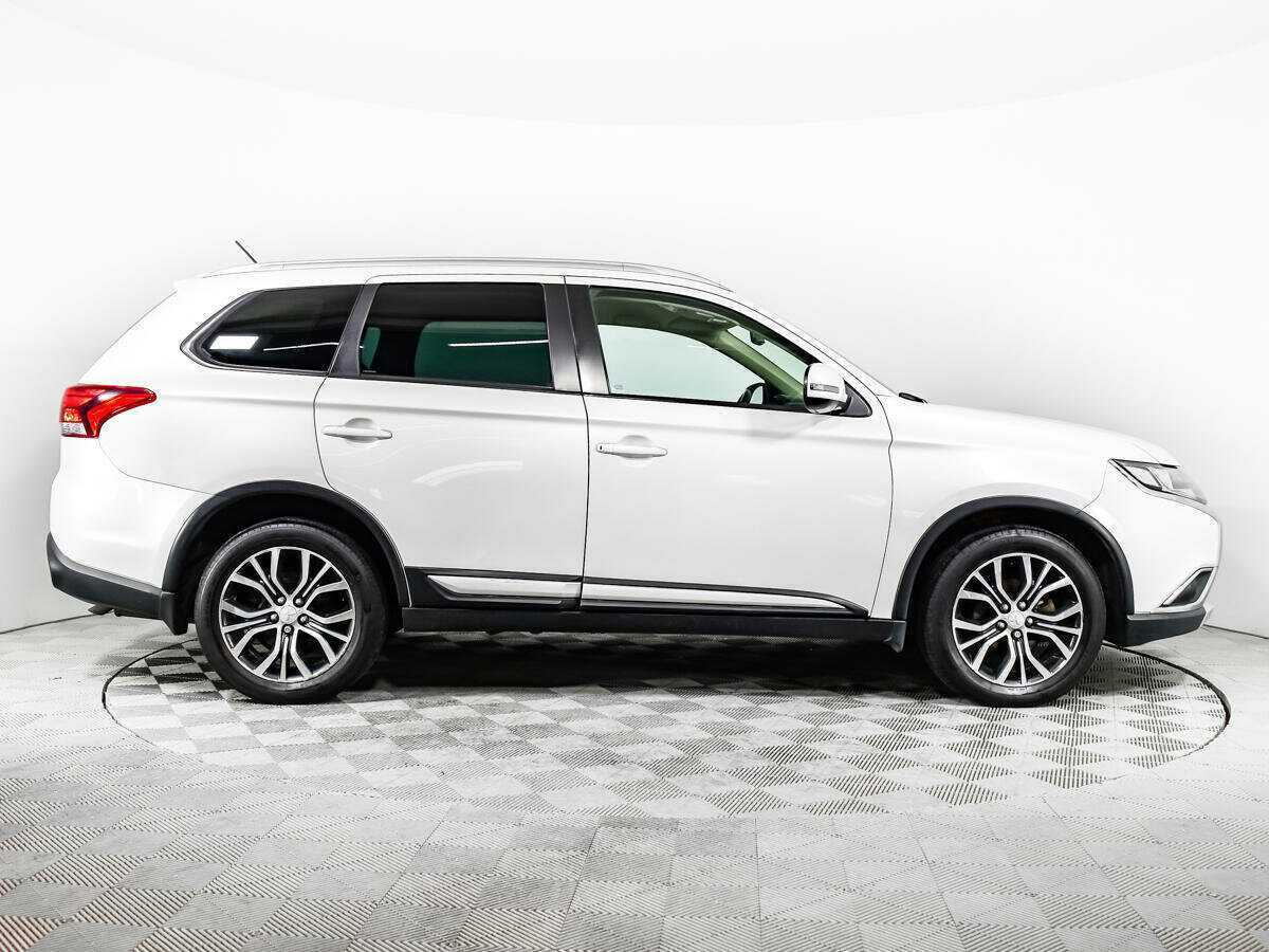 Купить Mitsubishi Outlander с пробегом. Фото: #3
