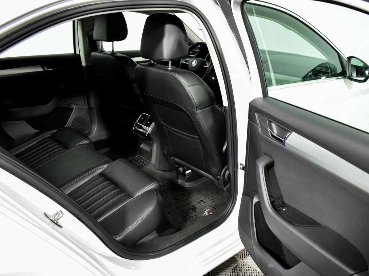 Купить Skoda Superb с пробегом. Фото: #9