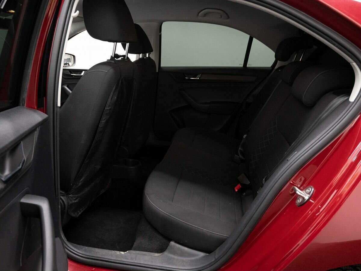 Купить Skoda Rapid с пробегом. Фото: #8