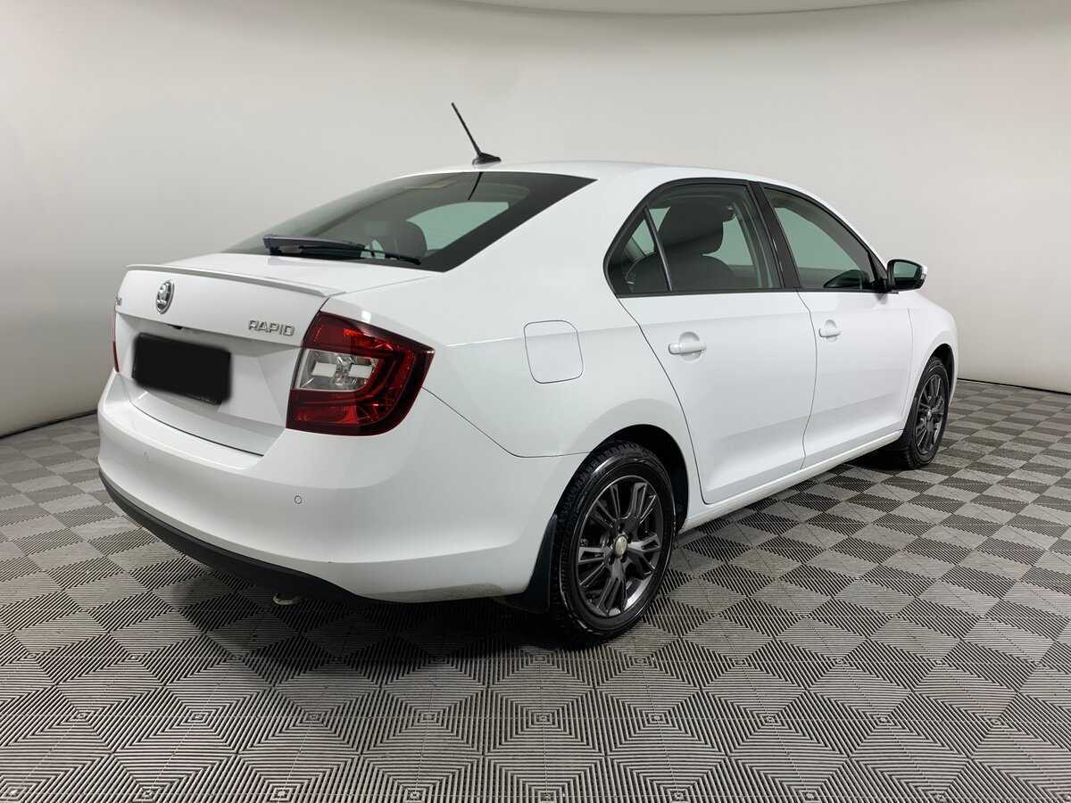 Купить Skoda Rapid с пробегом. Фото: #4
