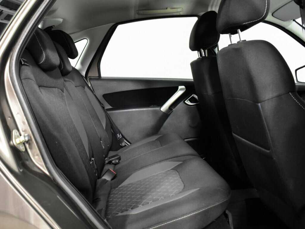 Купить Lada (ВАЗ) Granta с пробегом. Фото: #9