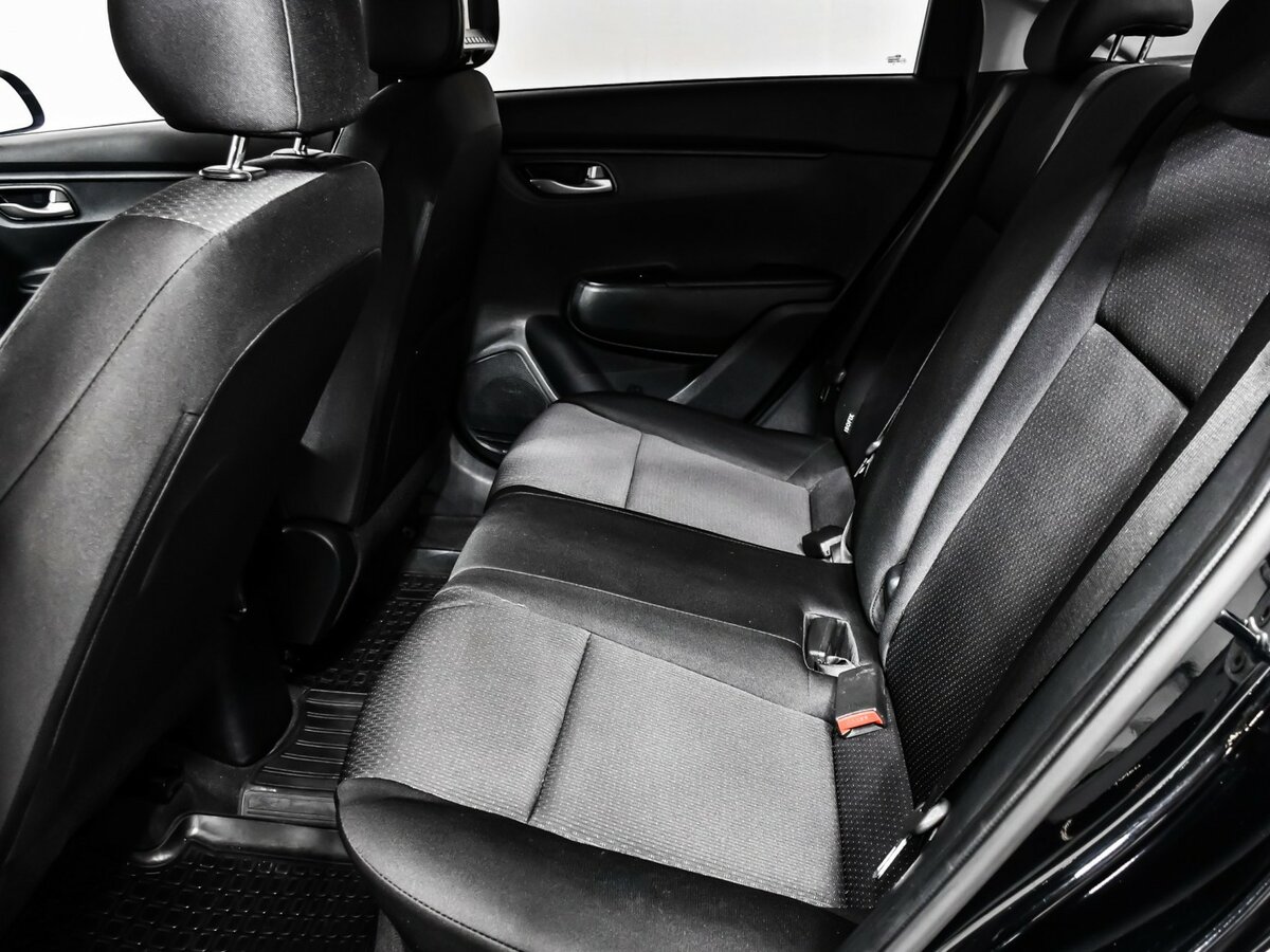 Купить Kia Rio с пробегом. Фото: #9