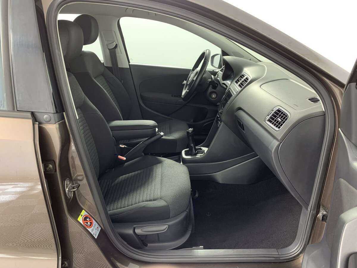 Купить Volkswagen Polo с пробегом. Фото: #15