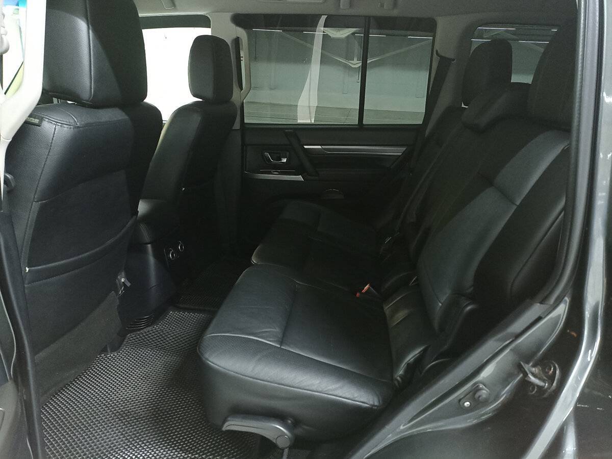 Купить Mitsubishi Pajero с пробегом. Фото: #11