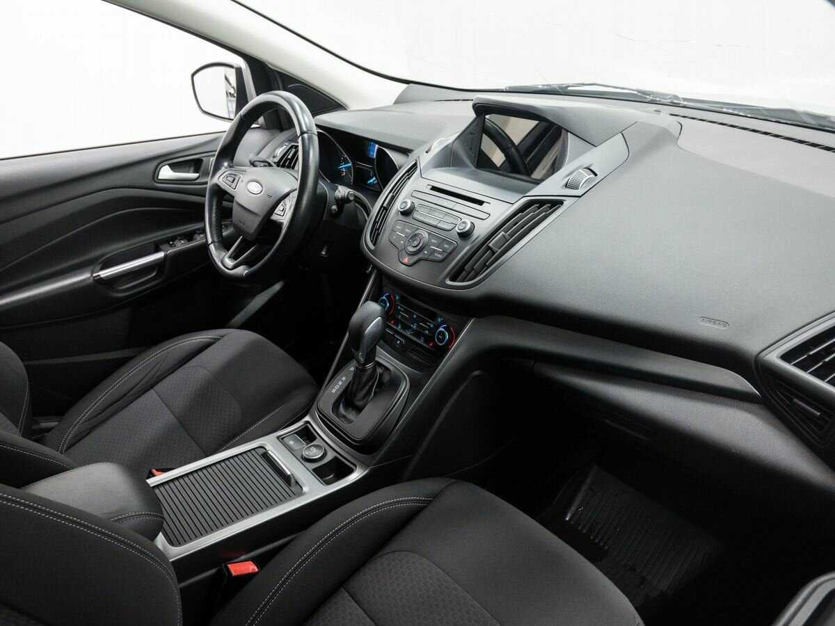 Купить Ford Kuga с пробегом. Фото: #6