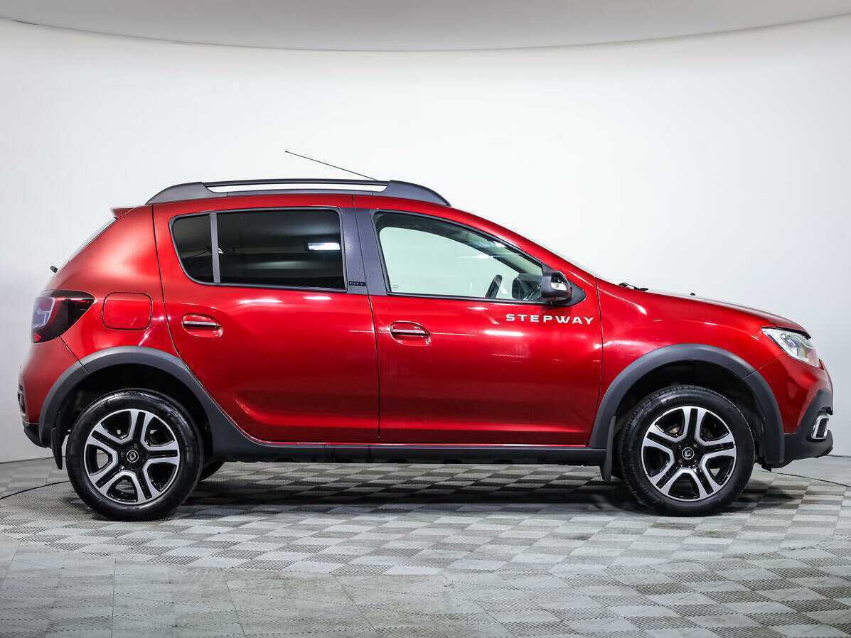 Купить Renault Sandero с пробегом. Фото: #2
