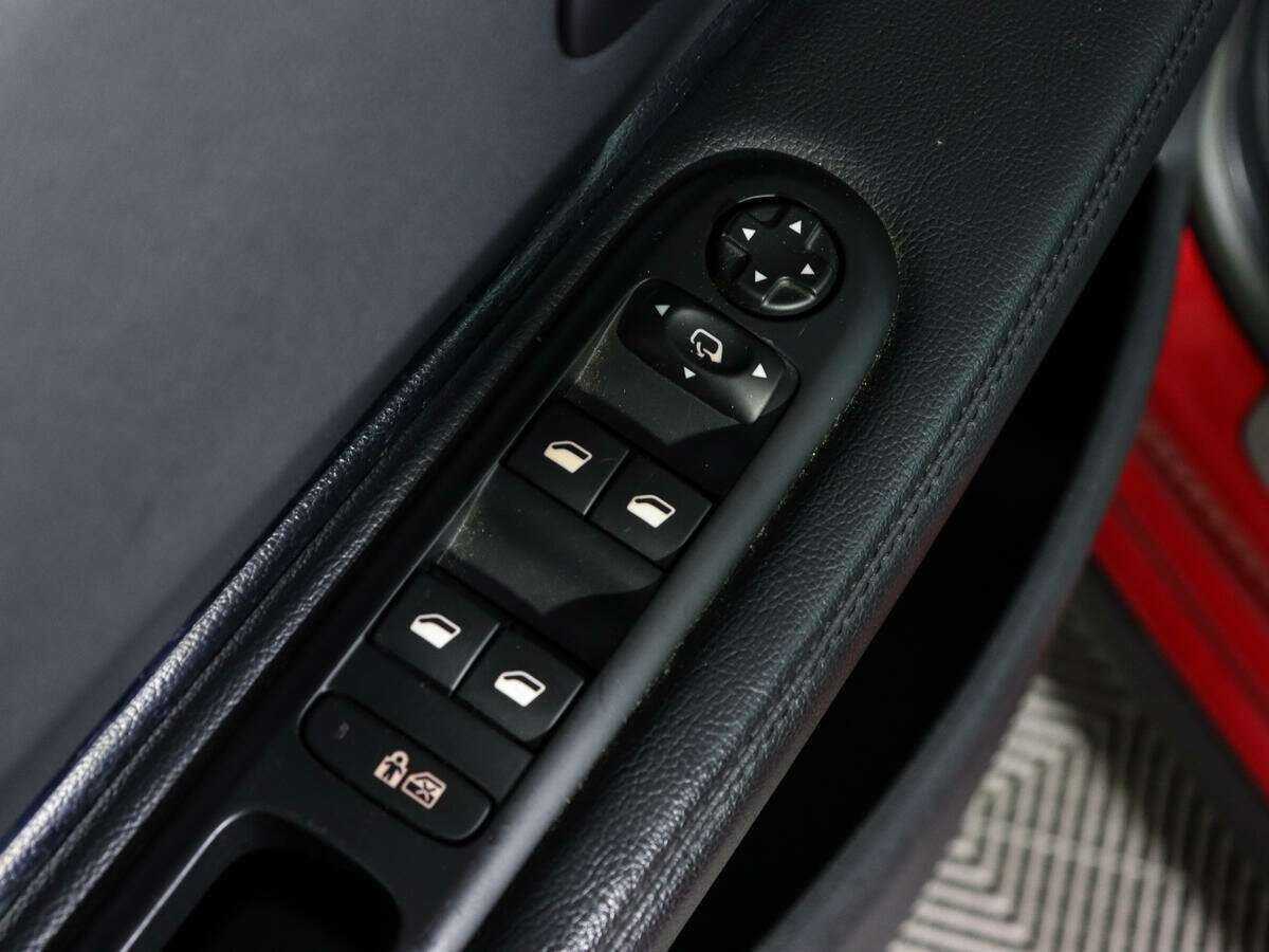 Купить Peugeot 3008 с пробегом. Фото: #15