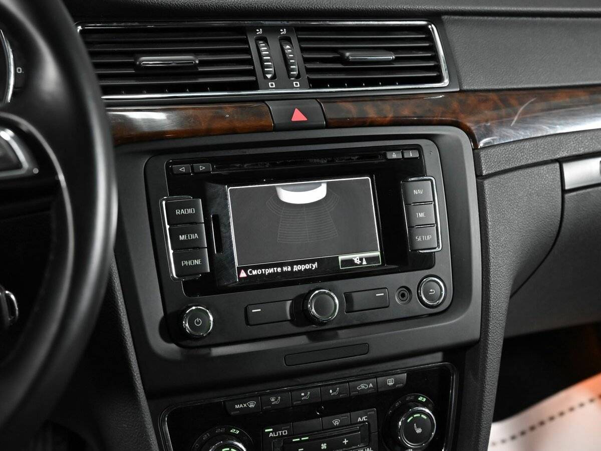 Купить Skoda Superb с пробегом. Фото: #9