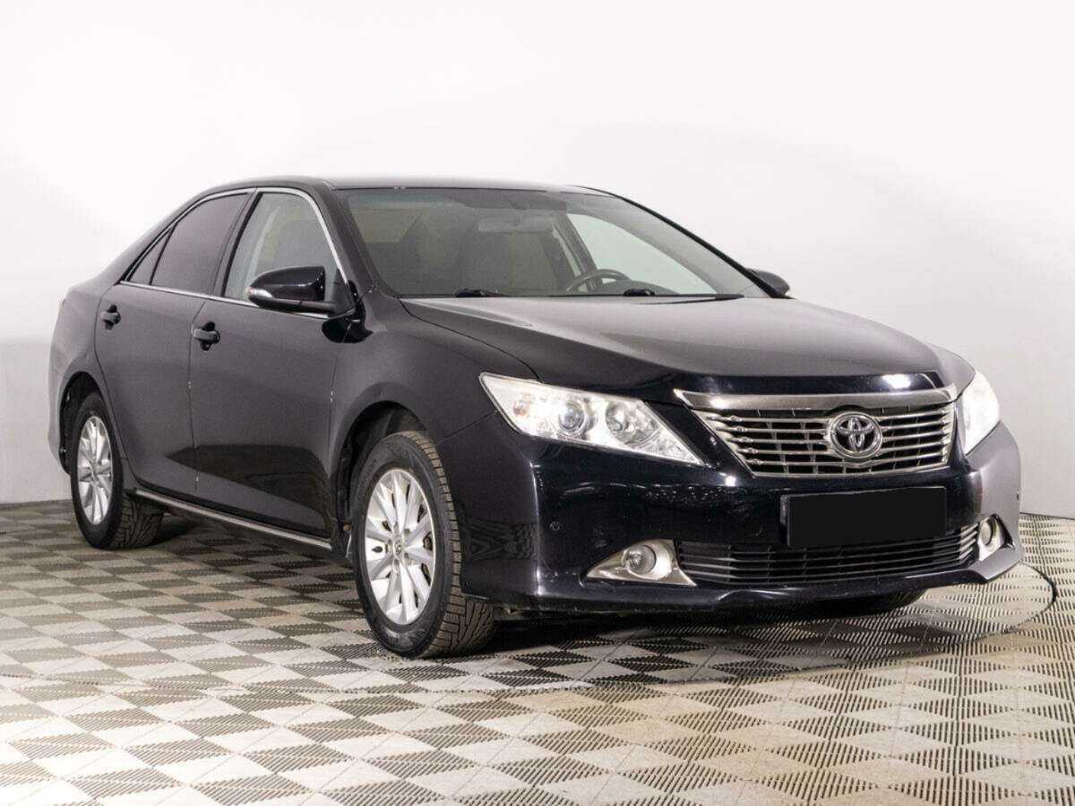 Купить Toyota Camry с пробегом. Фото: #2