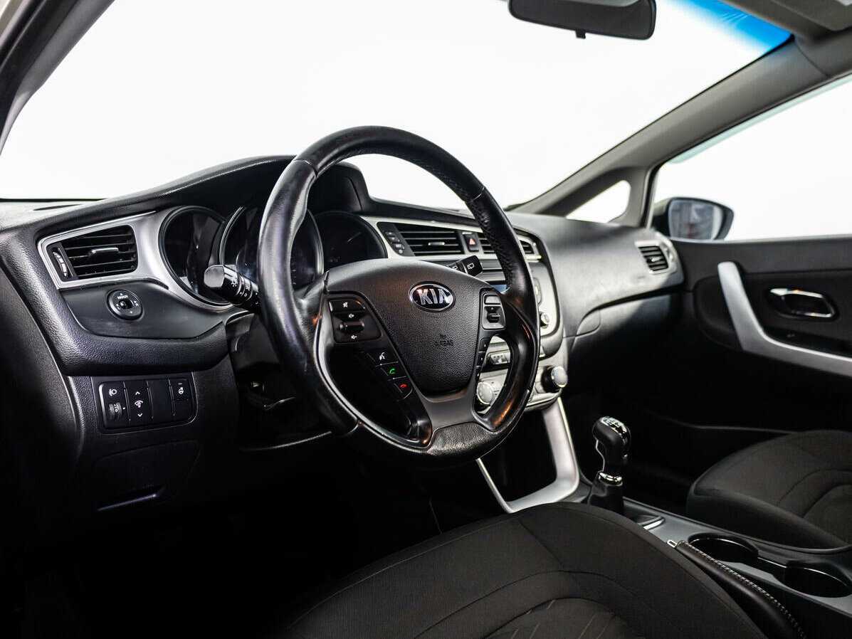Купить Kia Ceed с пробегом. Фото: #8