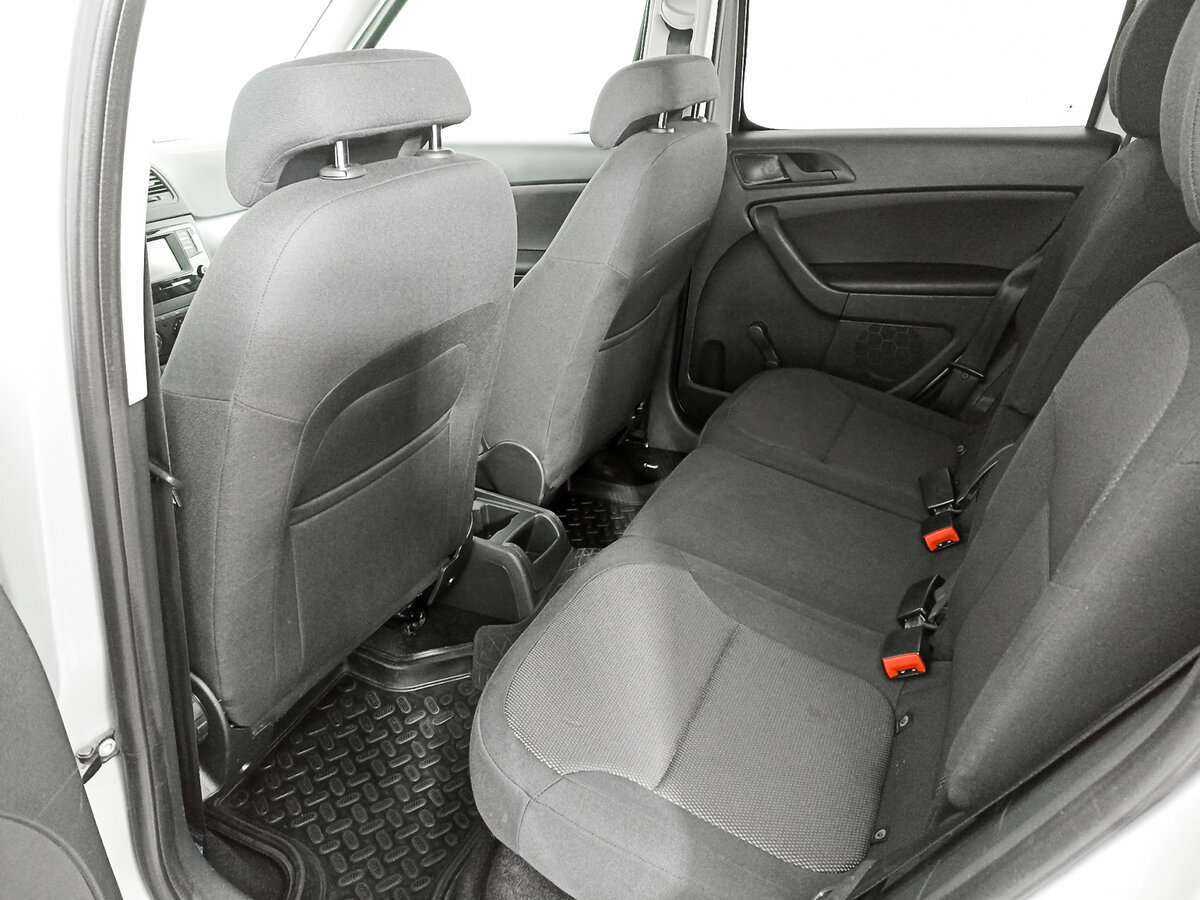 Купить Skoda Yeti с пробегом. Фото: #9