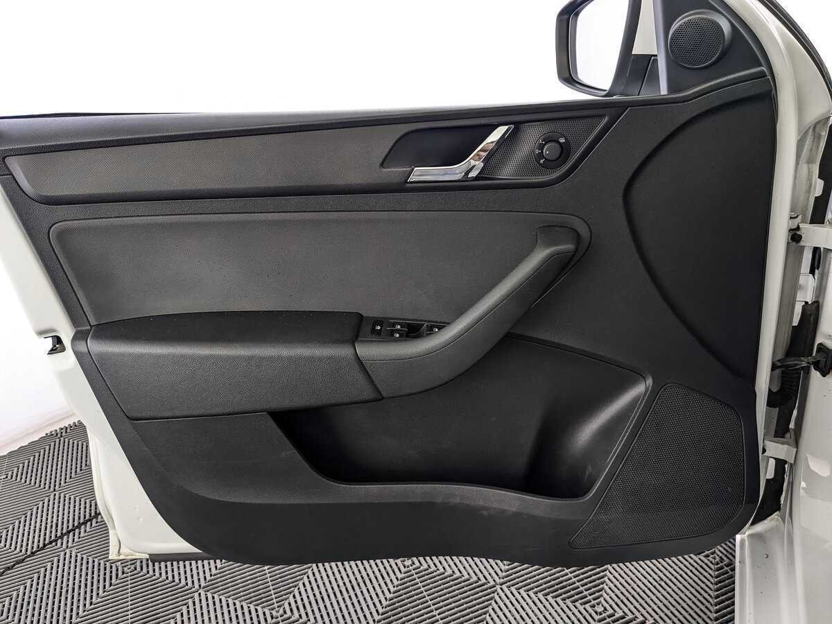 Купить Skoda Rapid с пробегом. Фото: #14