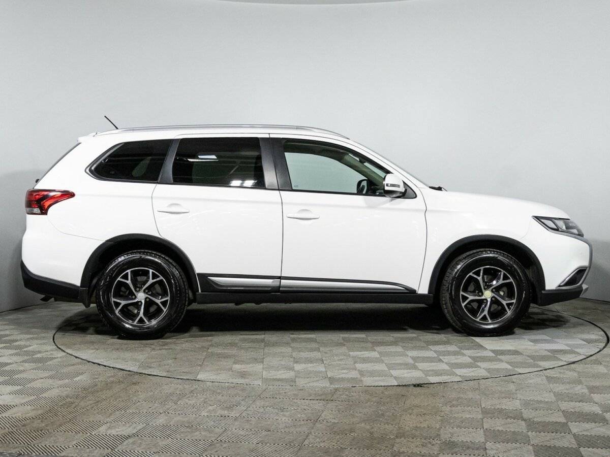Купить Mitsubishi Outlander с пробегом. Фото: #3