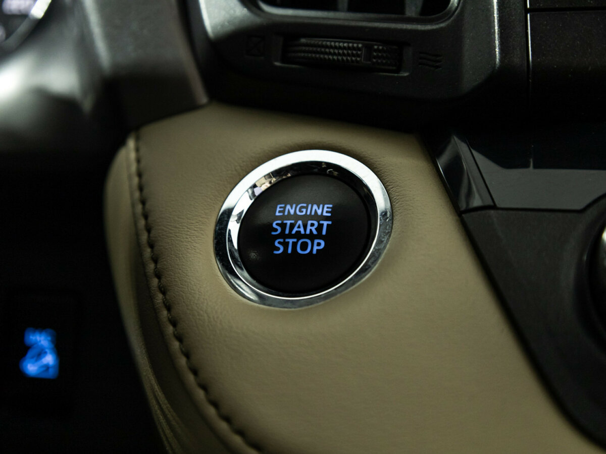 Купить Toyota RAV4 с пробегом. Фото: #15