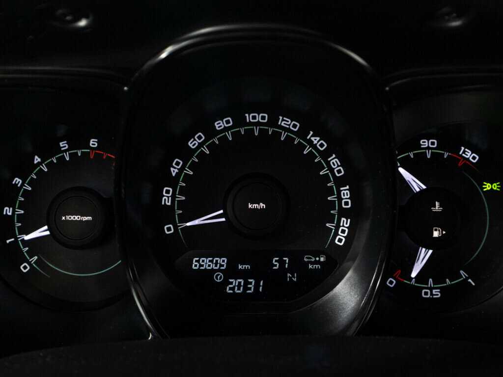 Купить Lada (ВАЗ) Vesta с пробегом. Фото: #11