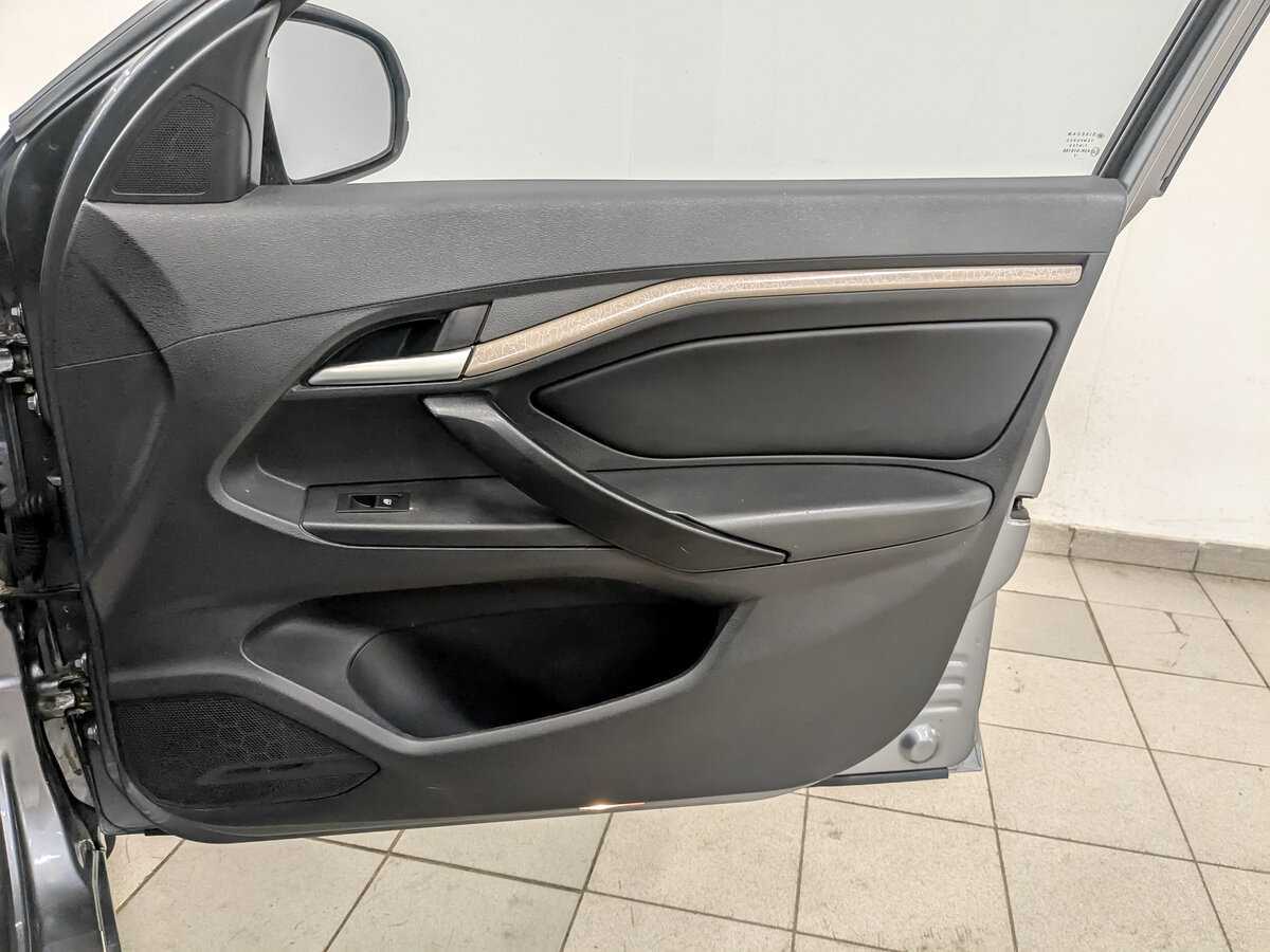 Купить Lada (ВАЗ) Vesta с пробегом. Фото: #21