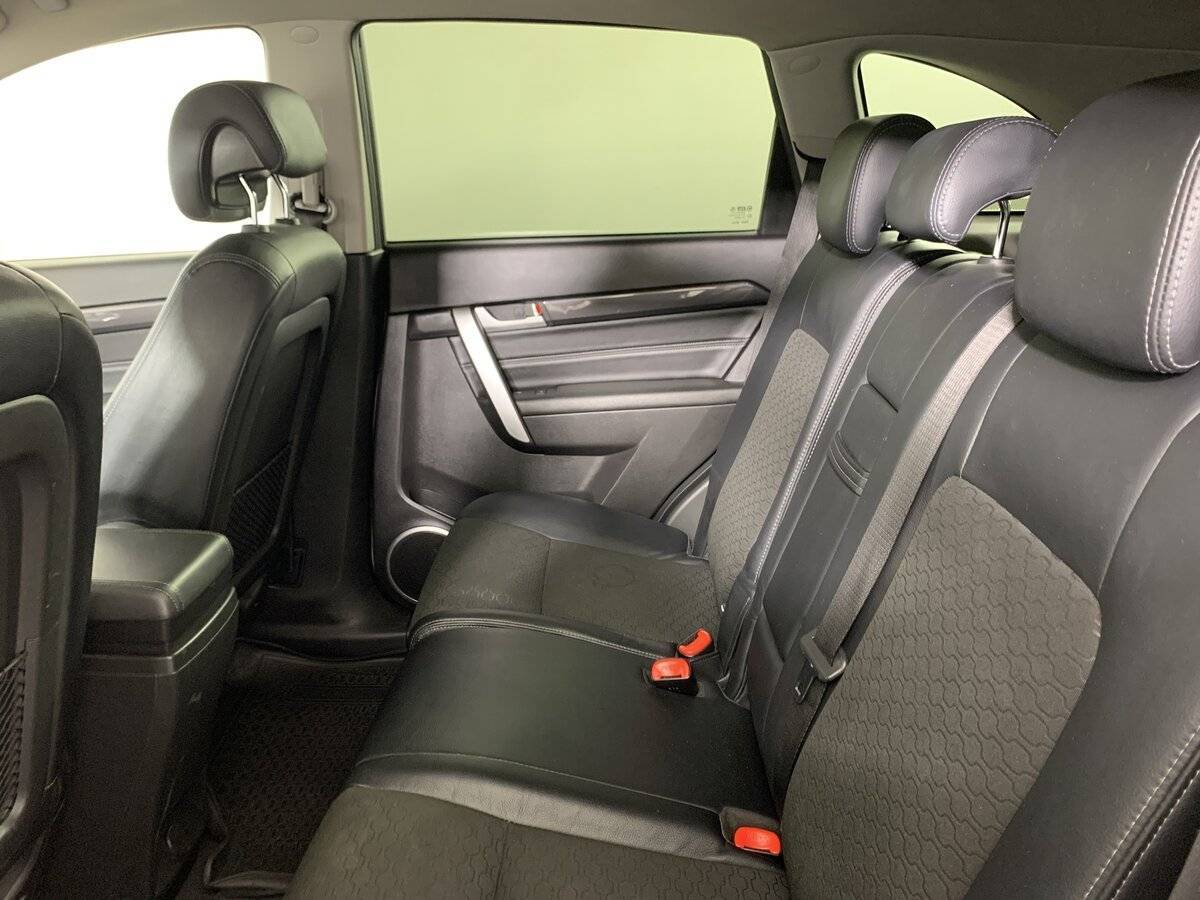 Купить Chevrolet Captiva с пробегом. Фото: #17