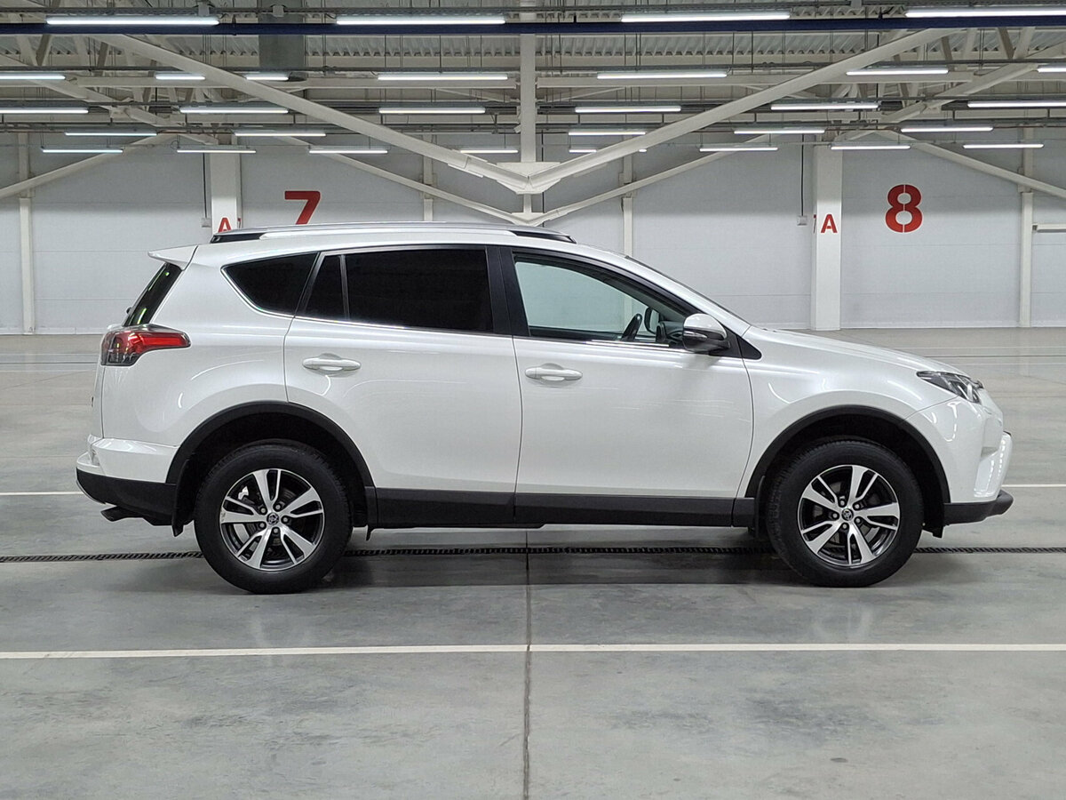Купить Toyota RAV4 с пробегом. Фото: #3