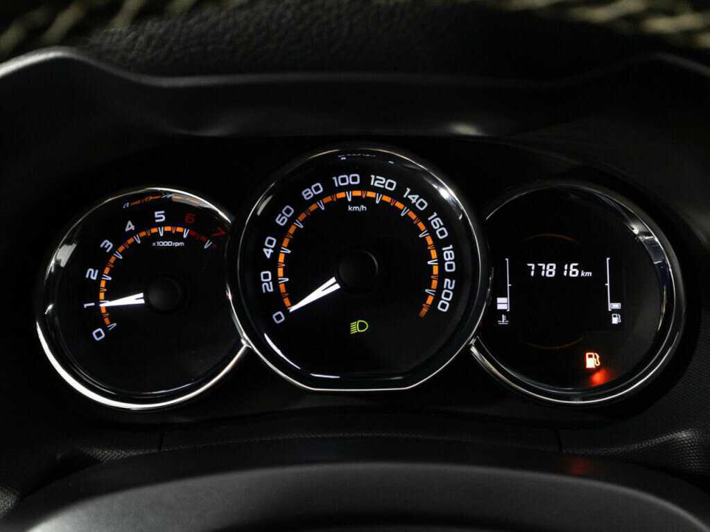 Купить Lada (ВАЗ) Largus с пробегом. Фото: #11