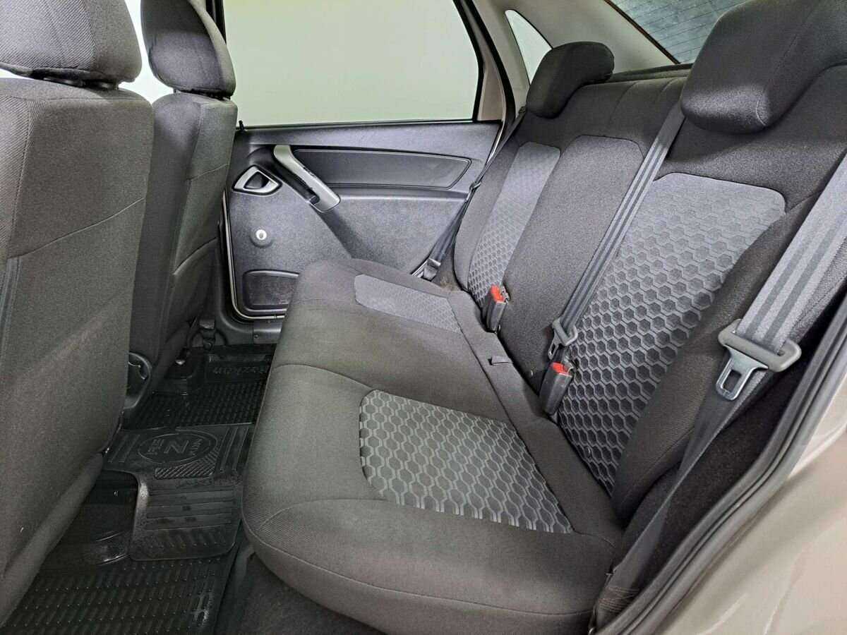 Купить Lada (ВАЗ) Granta с пробегом. Фото: #9