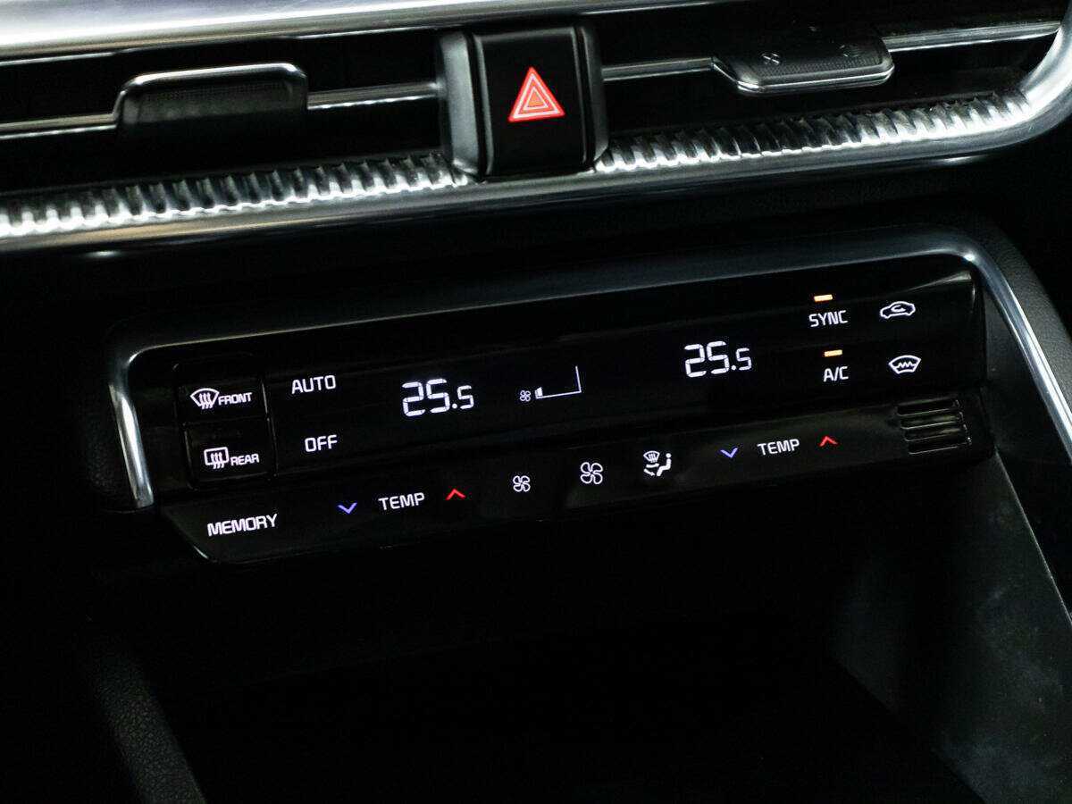 Купить Kia K5 с пробегом. Фото: #14