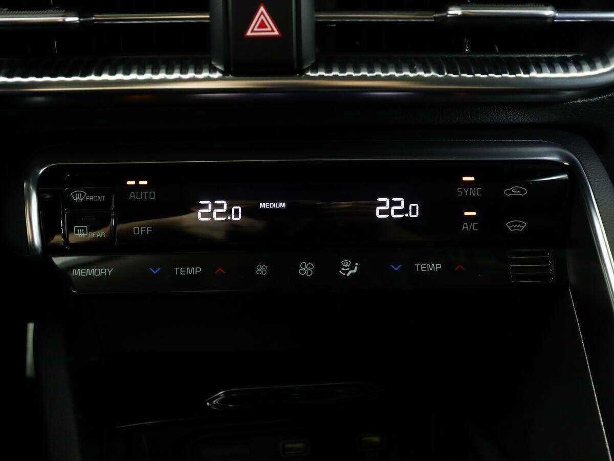 Купить Kia K5 с пробегом. Фото: #19