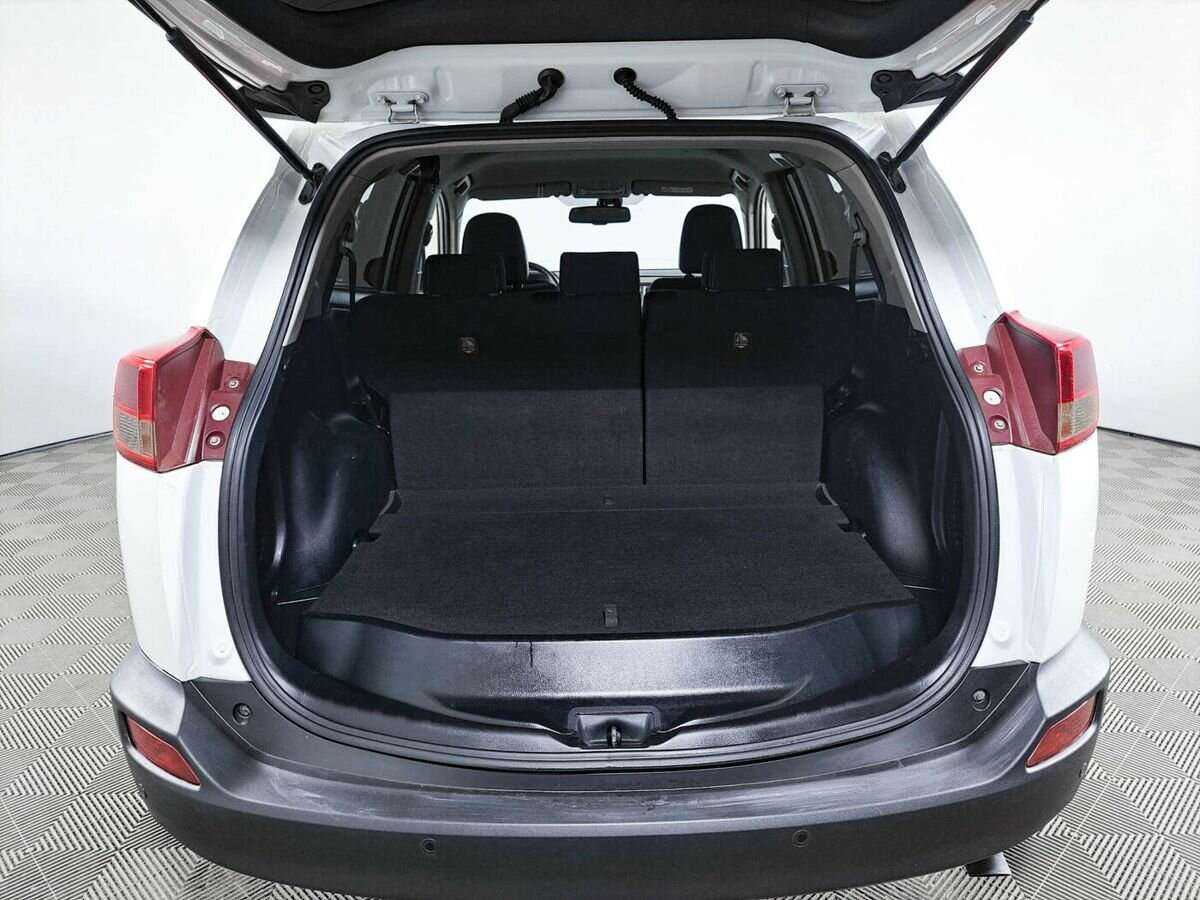 Купить Toyota RAV4 с пробегом. Фото: #8
