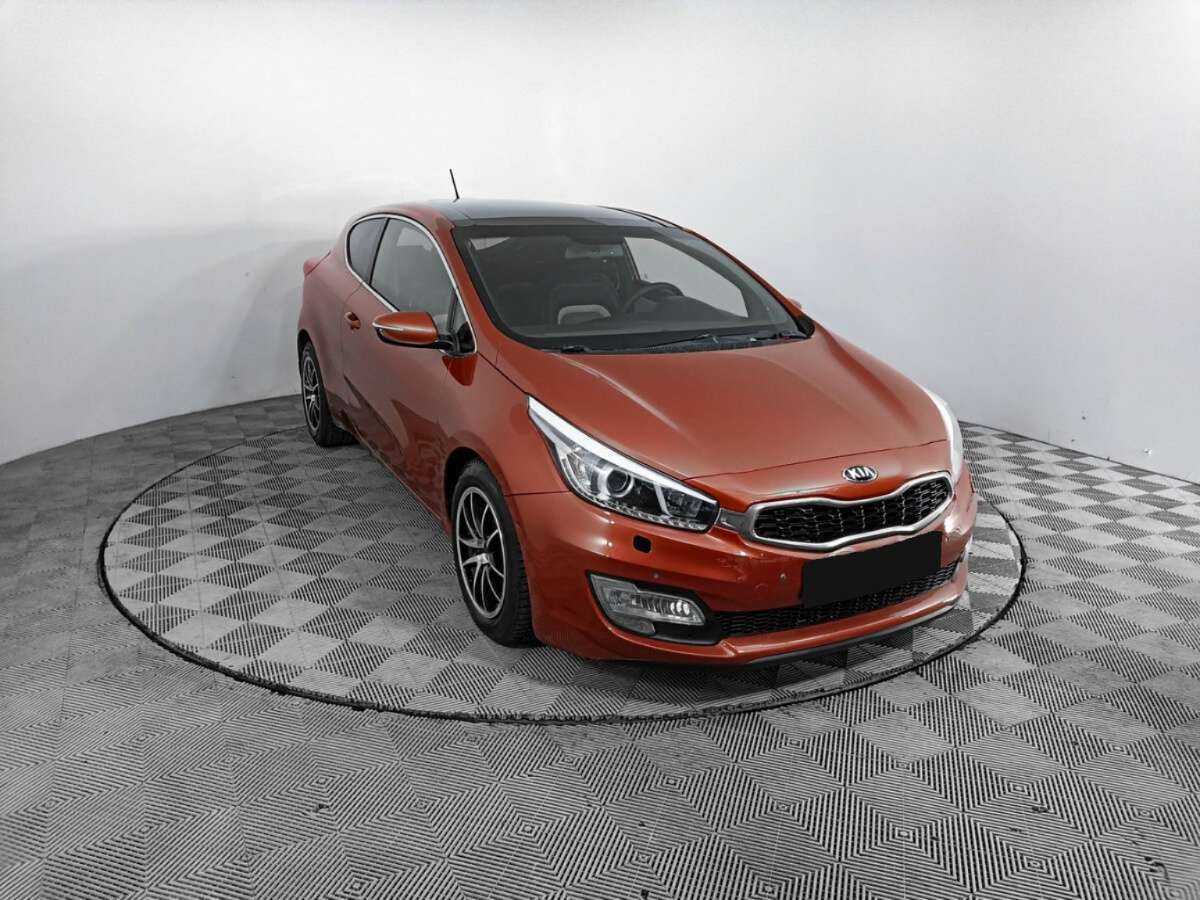 Купить Kia Ceed с пробегом. Фото: #2