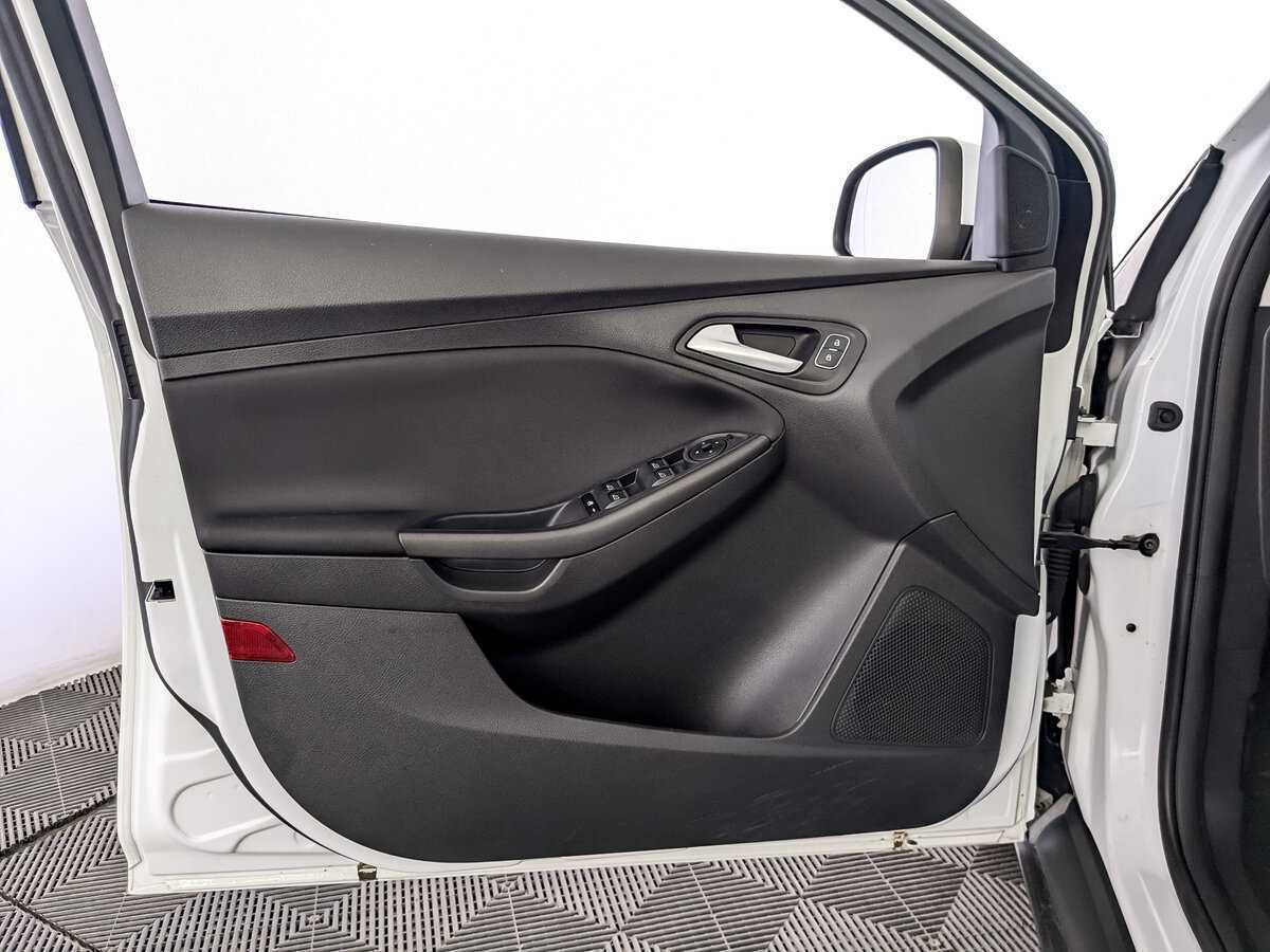 Купить Ford Focus с пробегом. Фото: #18