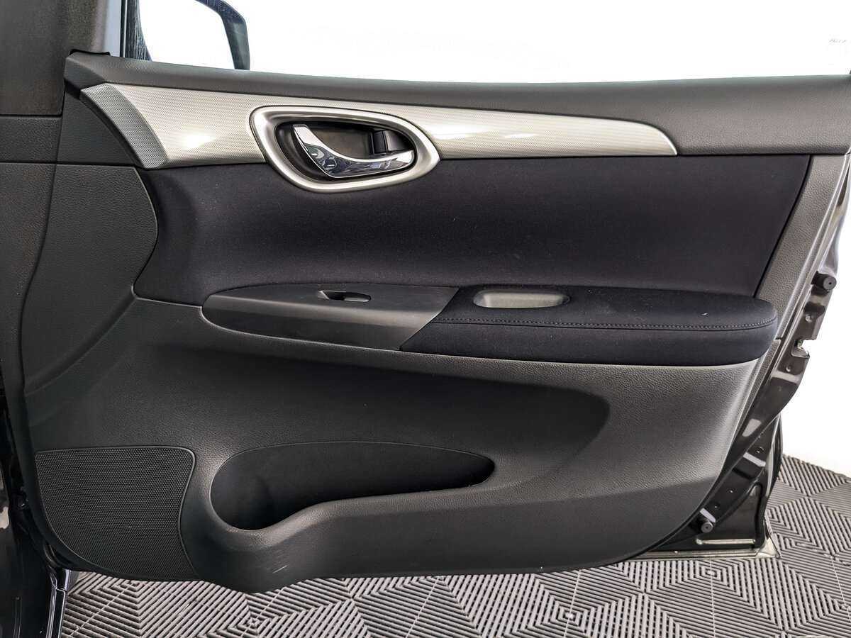 Купить Nissan Tiida с пробегом. Фото: #20