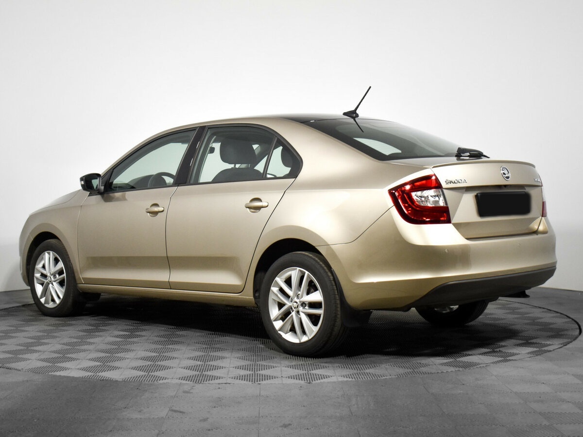 Купить Skoda Rapid с пробегом. Фото: #6