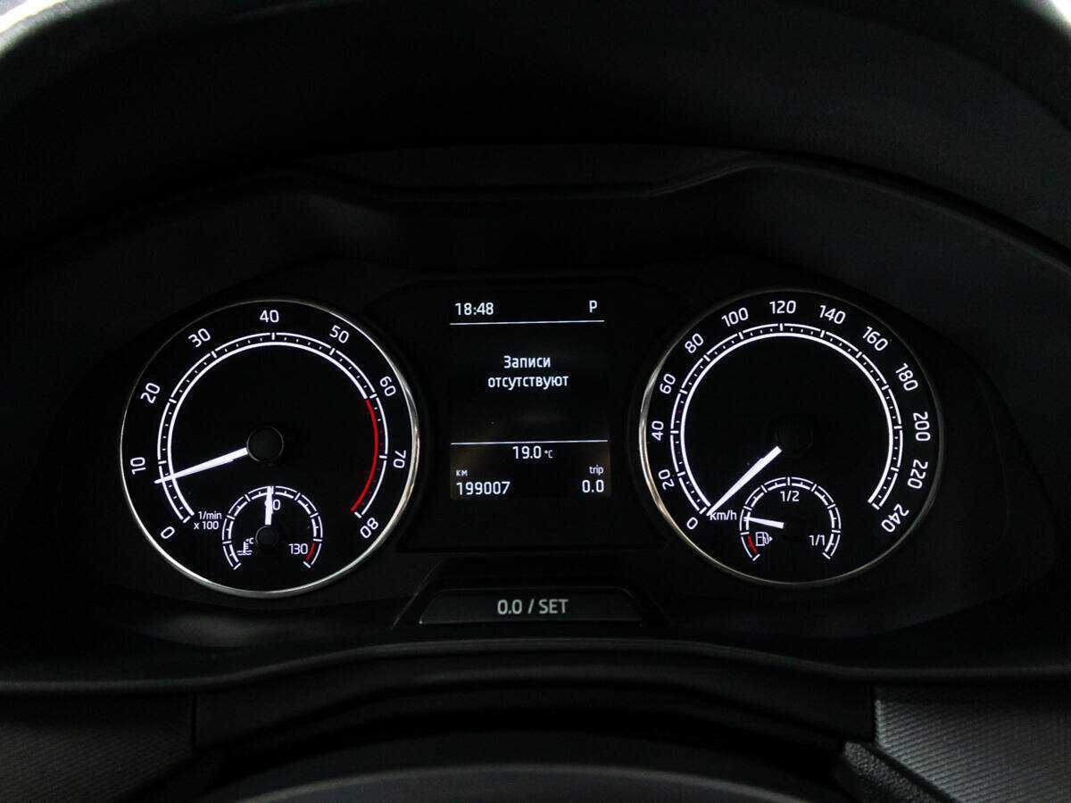 Купить Skoda Rapid с пробегом. Фото: #11